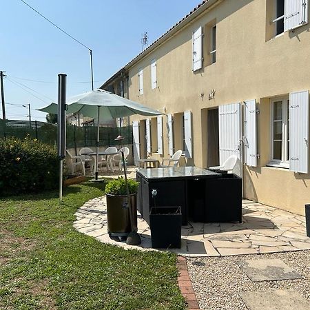 Villa Les Trémières Le Thou Esterno foto