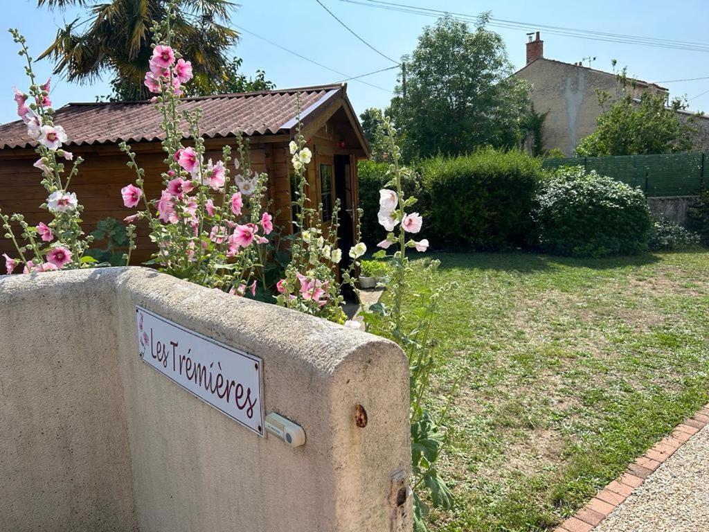 Villa Les Trémières Le Thou Esterno foto