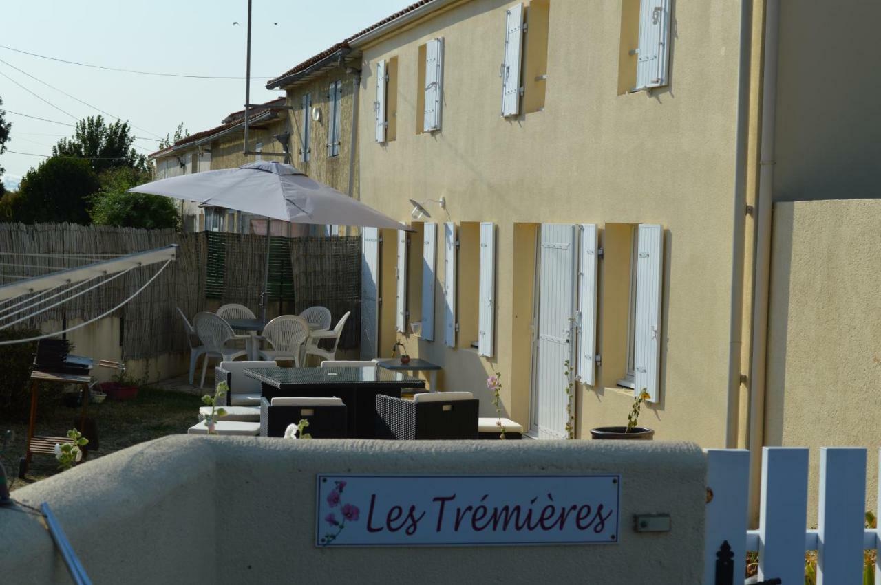 Villa Les Trémières Le Thou Esterno foto
